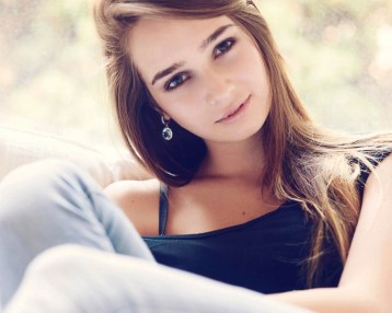 Beautiful-Girl-Wallpapers-14